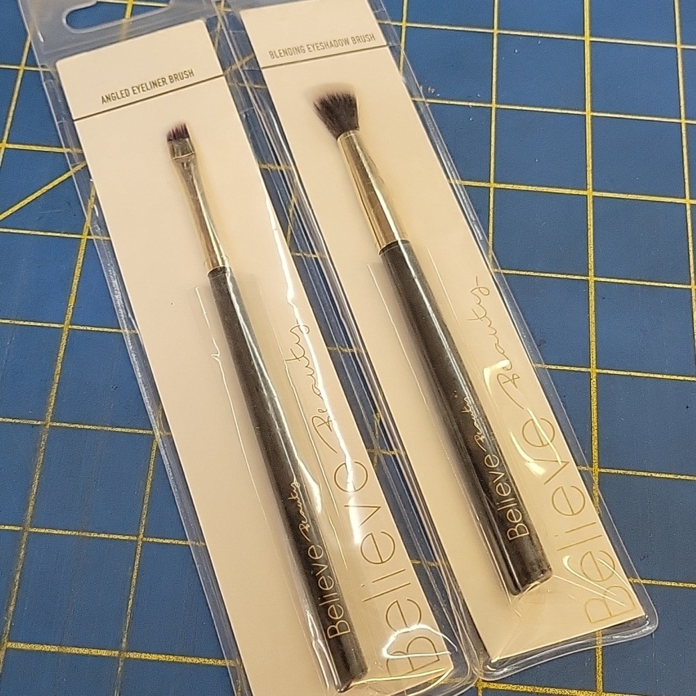 Believe Beauty Makeup Brush Set of 2 New In Package